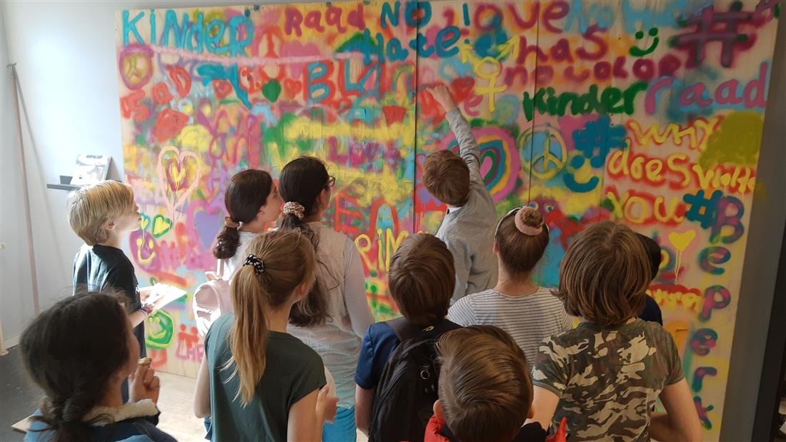 Anti-discriminatiekunstwerk hoogtepunt eerste kinderraad Haarlem, HRLM75