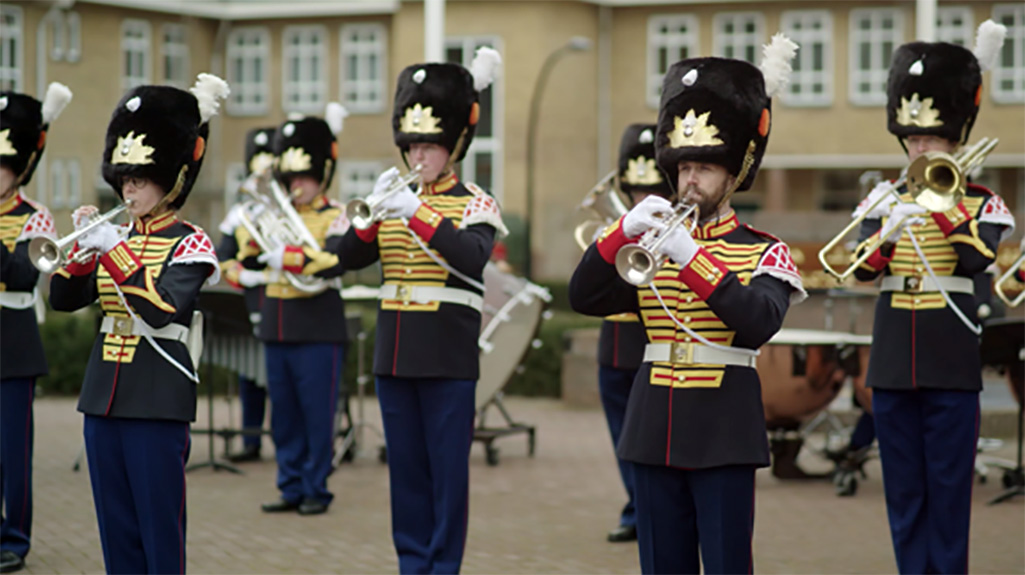 Muzikale oproep voor vrede door Nederlandse kinderen en militair orkest bij VN in New York,