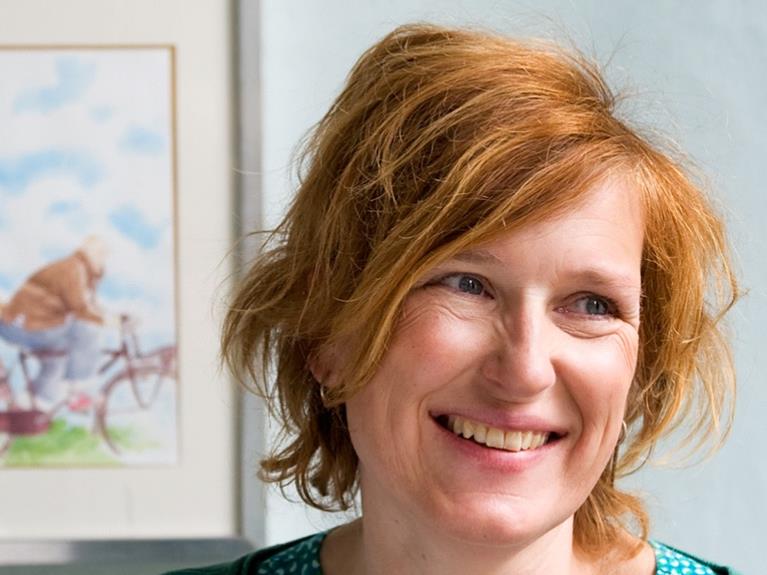 Veel bekroond schrijfster Annet Schaap bezoekt Haarlem
