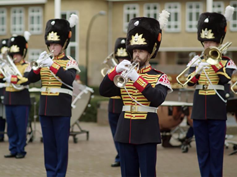 Muzikale oproep voor vrede door Nederlandse kinderen en militair orkest bij VN in New York,